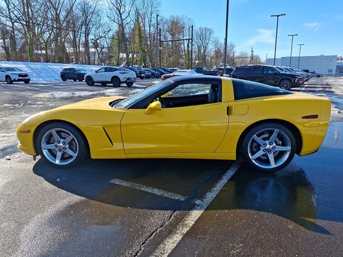 Used 2005 Chevrolet Corvette w/ Preferred Equipment Group image 4