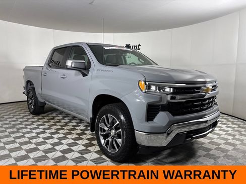 Used 2024 Chevrolet Silverado 1500 LT AWD/4WD image 4