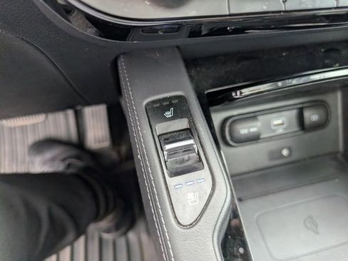 Used 2022 Kia Telluride EX w/ EX Premium Package image 6