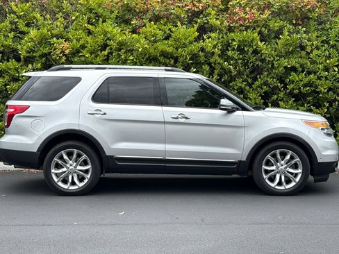Used 2013 Ford Explorer Limited AWD/4WD image 3