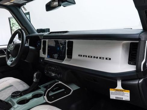 Used 2025 Ford Bronco Heritage Edition image 50
