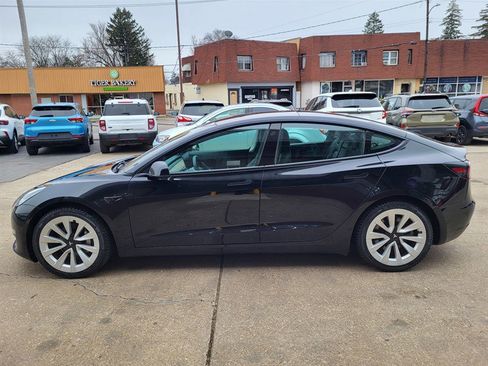 Used 2021 Tesla Model 3 Long Range image 4