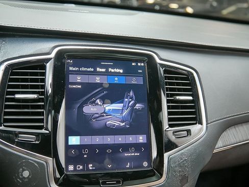 Certified 2023 Volvo XC90 B6 Ultimate w/ Protection Package Premier image 32