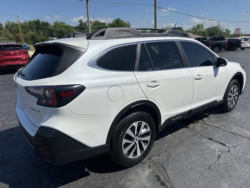 Used 2020 Subaru Outback Premium image 5