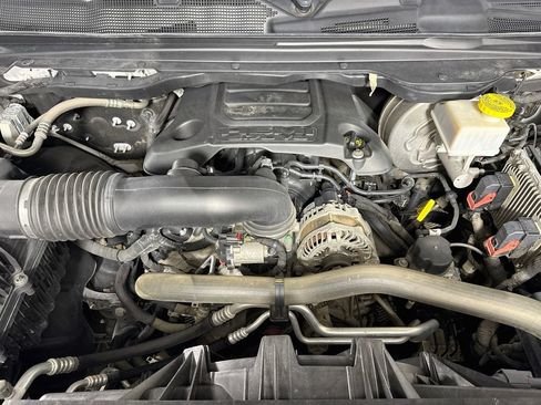 Used 2020 RAM 1500 Laramie w/ Sport Appearance Package AWD/4WD image 32