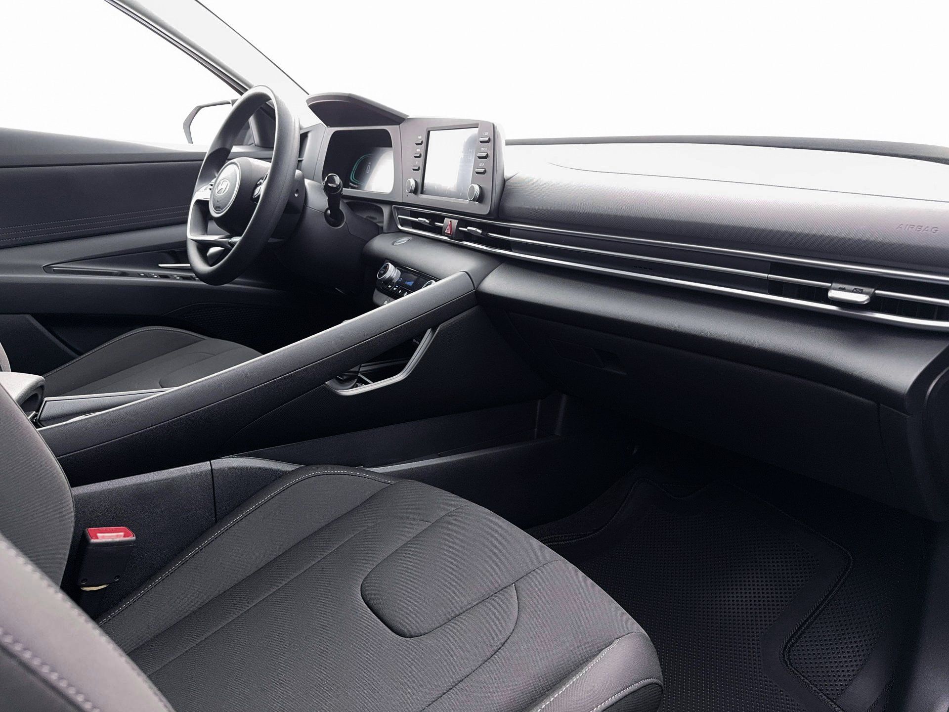 New 2026 Hyundai Elantra Hybrid FWD image 15