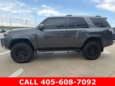 Used 2020 Toyota 4Runner TRD Off-Road Premium w/ Moonroof Package AWD/4WD image 6