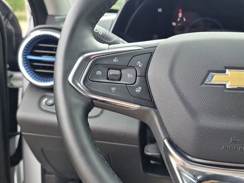 Used 2025 Chevrolet Trax LT w/ LT Convenience Package FWD image 21