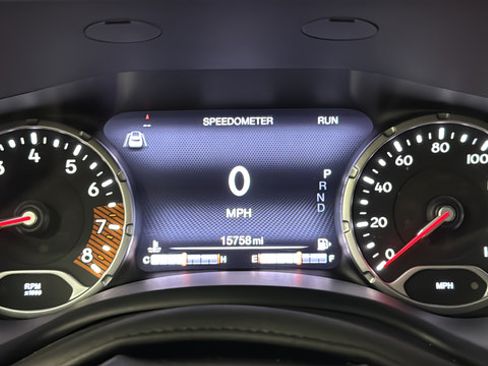 Used 2023 Jeep Renegade Altitude AWD/4WD image 16