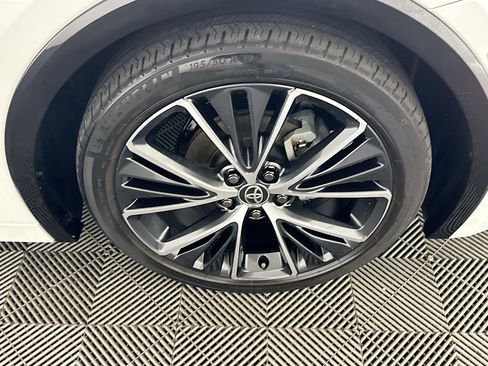 Used 2024 Toyota Prius Limited image 11