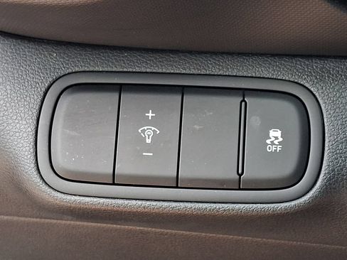 Certified 2024 Hyundai Venue SE FWD image 28