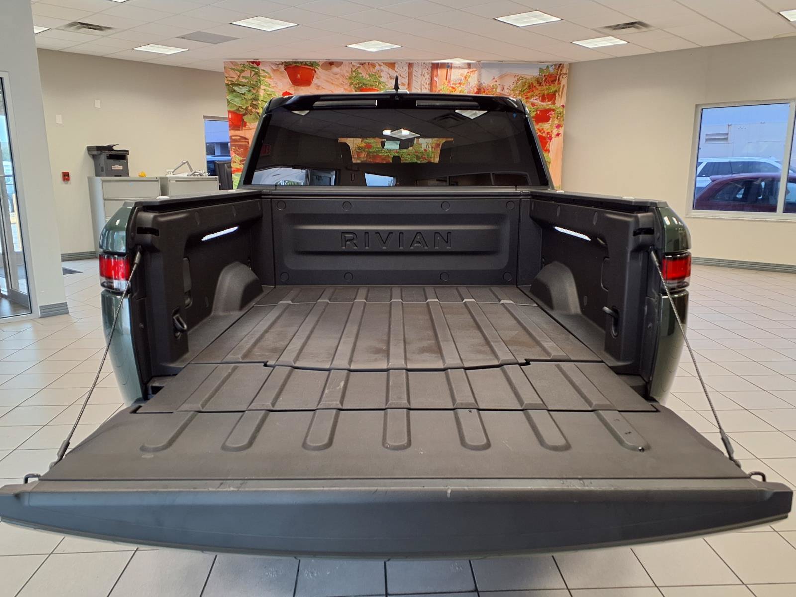 Used 2023 Rivian R1T Adventure Dual AWD/4WD image 17