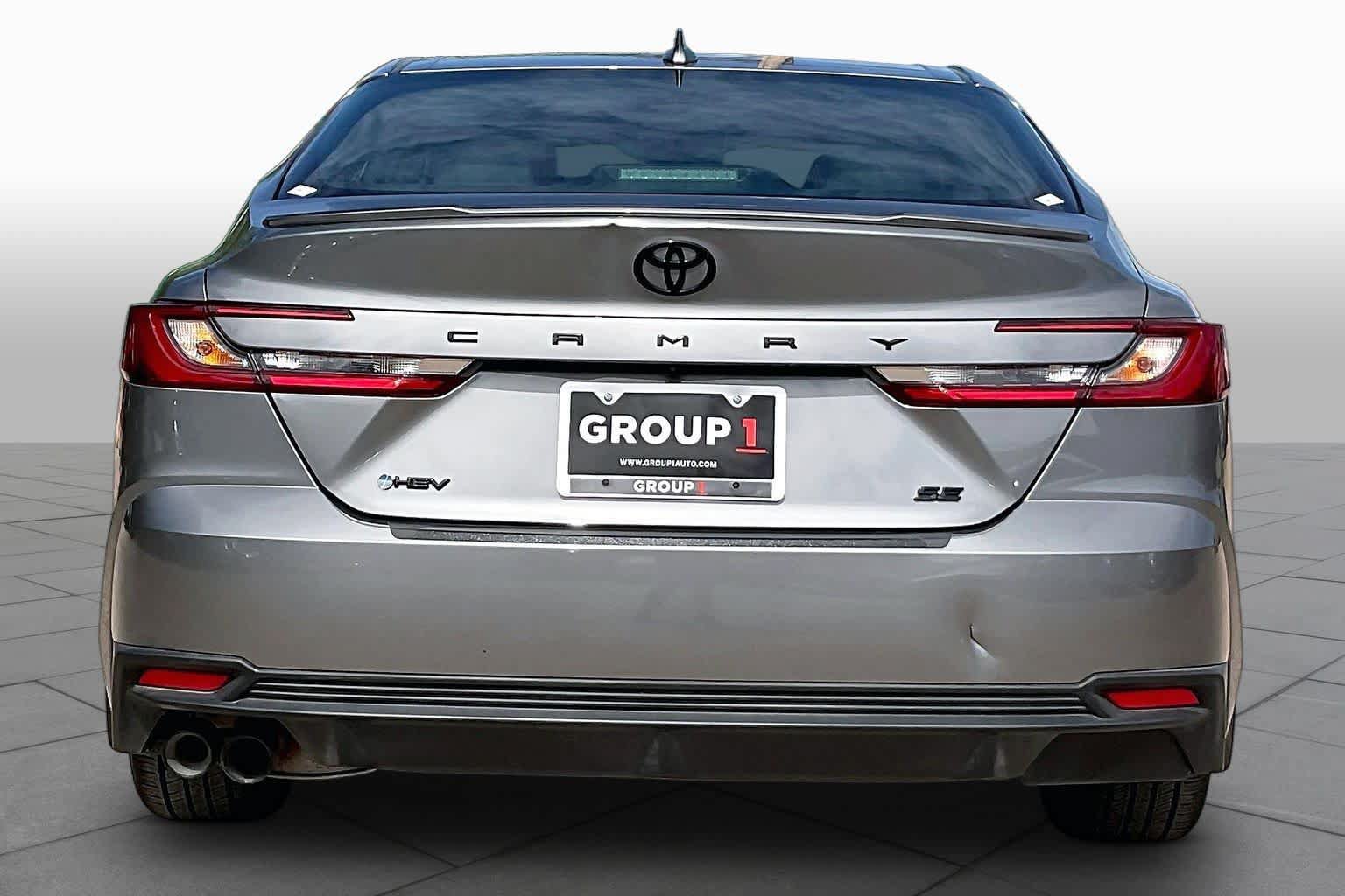 Used 2026 Toyota Camry SE w/ Convenience Package FWD image 5