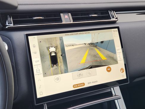 New 2026 Land Rover Range Rover Velar Dynamic SE image 18