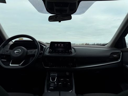 Used 2023 Nissan Rogue SV image 15