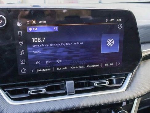 Certified 2025 Chevrolet Equinox LT FWD image 11