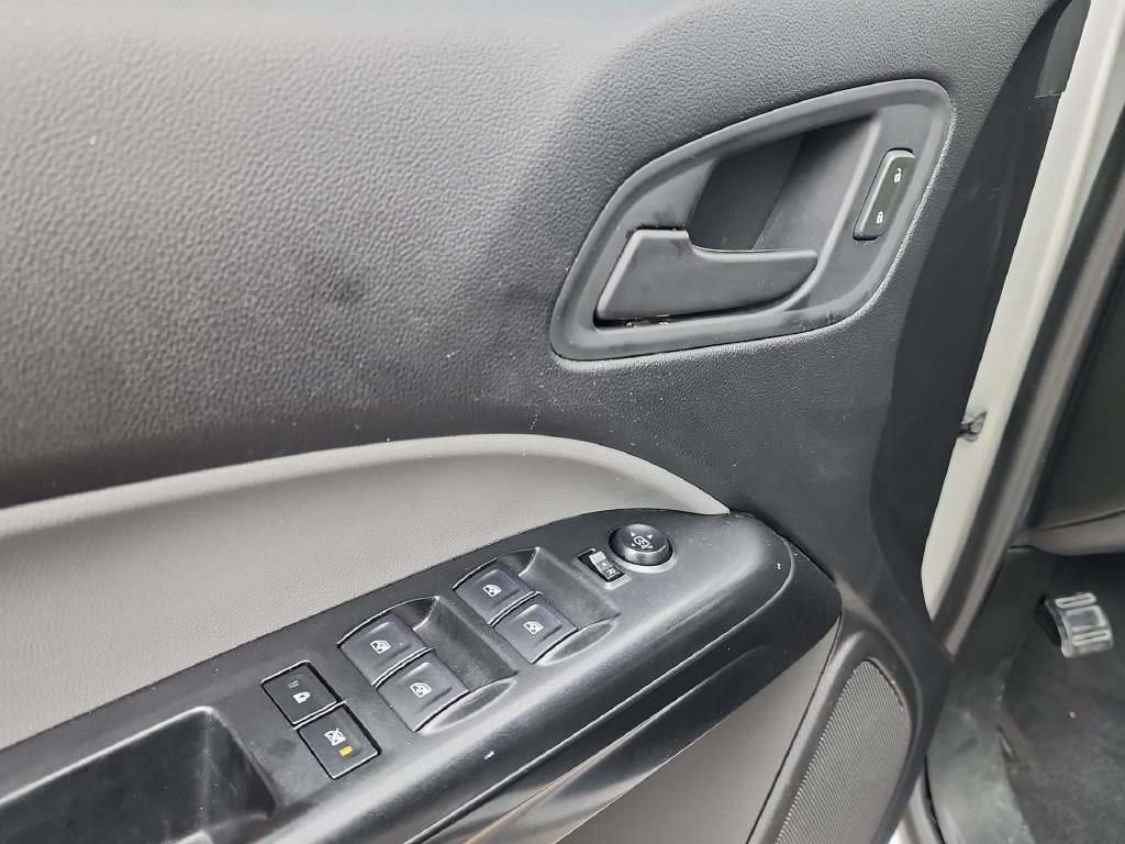 Used 2019 Chevrolet Colorado W/T w/ Custom Special Edition RWD image 13