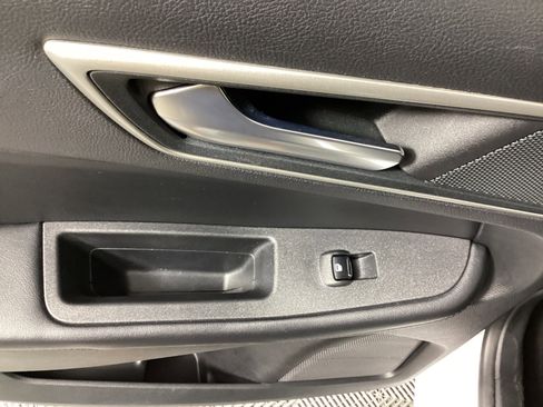 Used 2024 Ford Edge SEL image 29