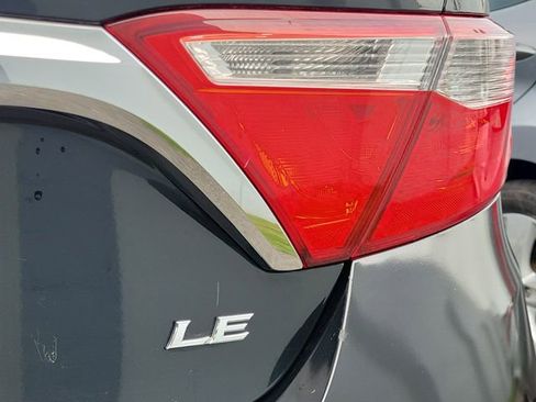 Used 2016 Toyota Camry LE image 29