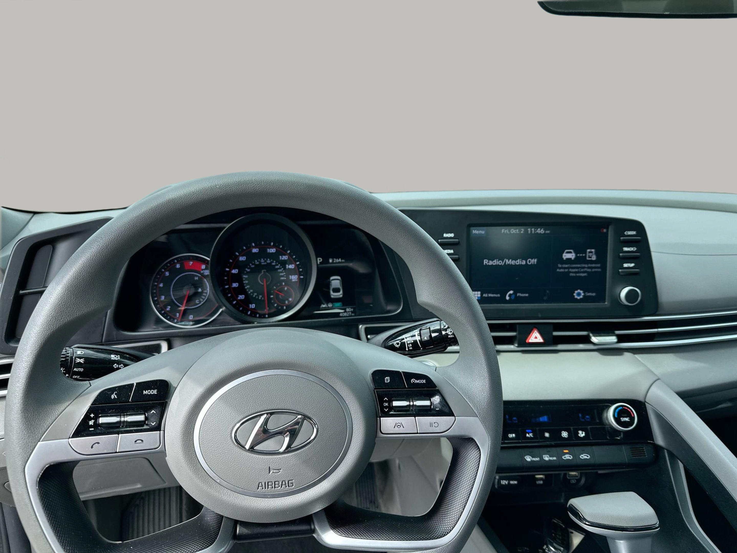 Used 2022 Hyundai Elantra SEL FWD image 25