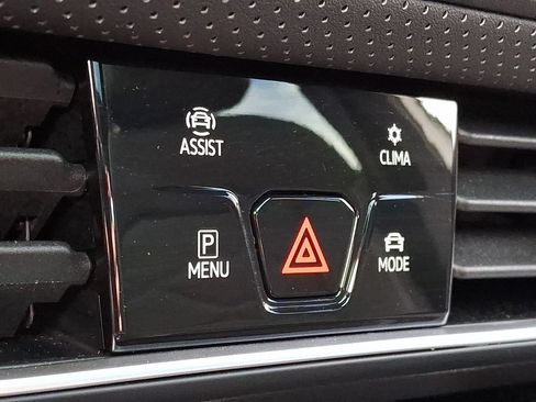 Certified 2024 Volkswagen Atlas Cross Sport SE w/ Panoramic Sunroof Package AWD/4WD image 26