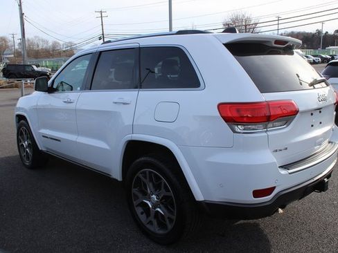 Used 2018 Jeep Grand Cherokee Limited image 28