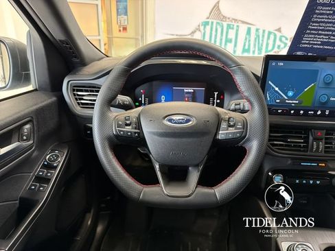 Certified 2023 Ford Escape ST-Line w/ Tech Pack #1 AWD/4WD image 17