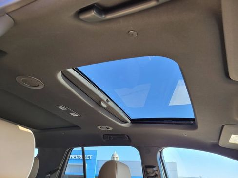 Used 2022 Chevrolet Traverse Premier image 12