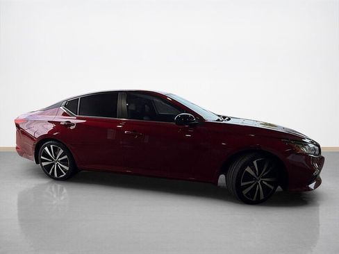 Used 2022 Nissan Altima 2.5 SR FWD image 2