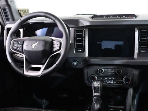 New 2025 Ford Bronco Badlands image 8