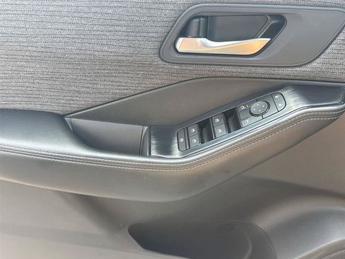 Used 2023 Nissan Rogue SV AWD/4WD image 18