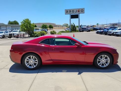 Used 2015 Chevrolet Camaro LT RWD image 4