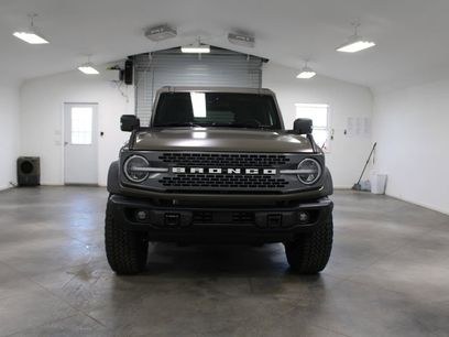 New 2025 Ford Bronco Badlands w/ Matte Film Protection Package