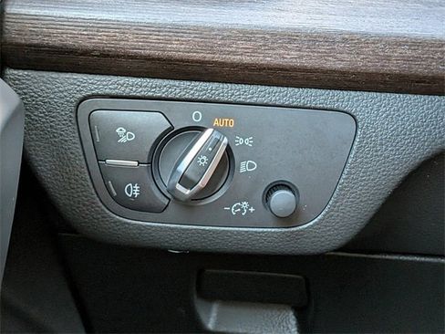 Used 2022 Audi Q5 2.0T Premium w/ Convenience Package image 25