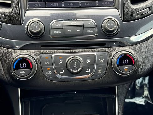 Used 2018 Chevrolet Impala Premier FWD image 9