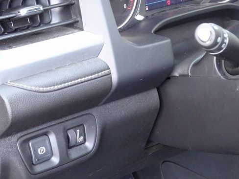 Used 2023 GMC Acadia SLE w/ Driver Convenience Package image 17