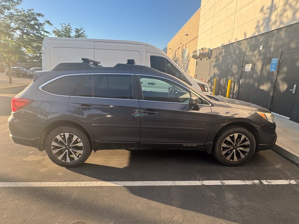 Used 2017 Subaru Outback 2.5i Limited AWD/4WD image 1