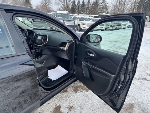 Used 2016 Jeep Cherokee Sport w/ Cold Weather Group image 24