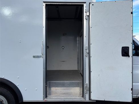 Used 2022 Ford E-350 and Econoline 350 Super Duty w/ Power Windows & Locks Group image 34