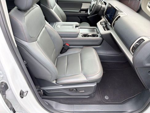 Certified 2025 Ford Expedition Active AWD/4WD image 28
