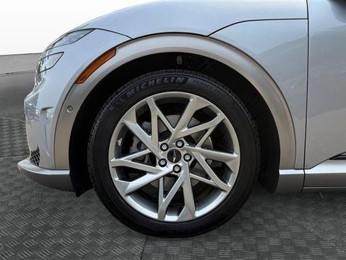 Used 2025 Genesis GV60 Advanced AWD/4WD image 9