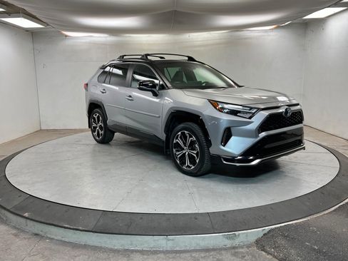 Used 2023 Toyota RAV4 XSE image 8