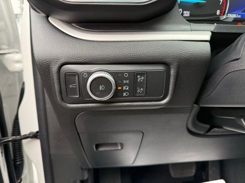 Used 2022 Ford Explorer XLT w/ Equipment Group 202A image 14