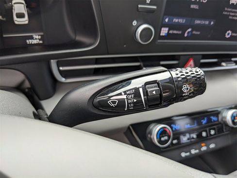 Used 2023 Hyundai Elantra SEL image 33