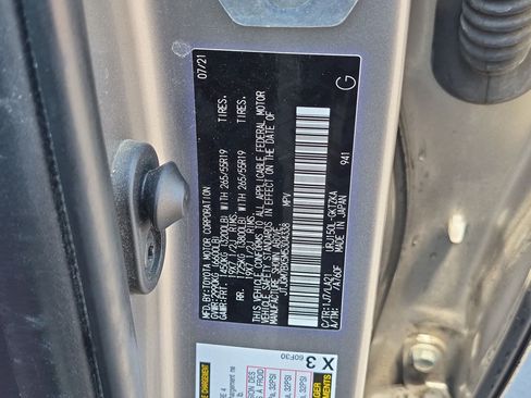 Used 2021 Lexus GX 460 Luxury w/ Sport Design Package AWD/4WD image 32
