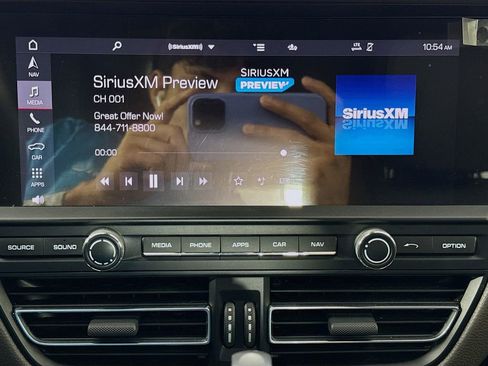 Used 2020 Porsche Macan image 15