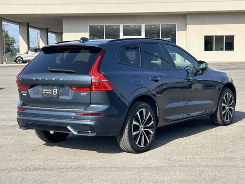 Certified 2024 Volvo XC60 B5 Plus w/ Protection Package Premier AWD/4WD image 7