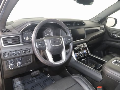 Used 2021 GMC Yukon Denali w/ Denali Premium Package image 26