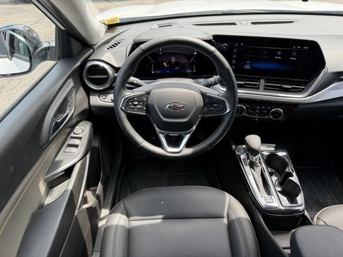 Used 2026 Chevrolet Trax ACTIV w/ Driver Confidence Package FWD image 9