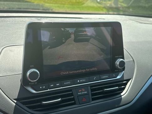 Used 2025 Nissan Altima 2.5 S FWD image 32